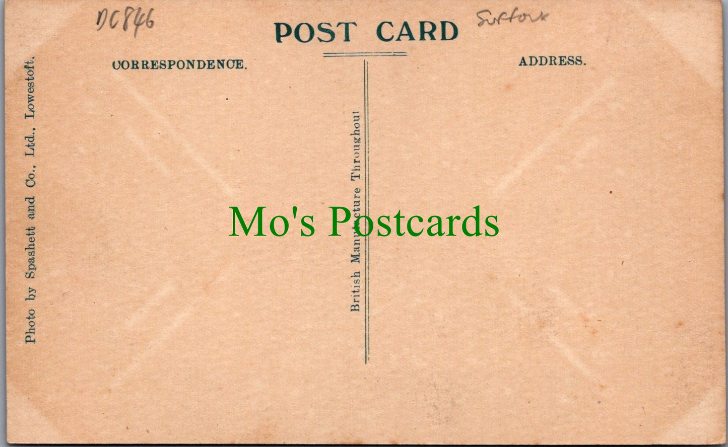 Suffolk Postcard - Lowestoft Beach DC846