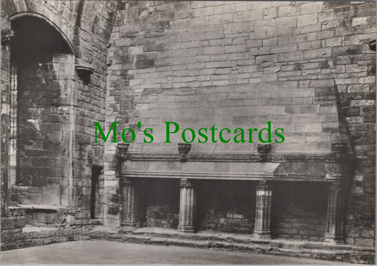 Scotland Postcard - Linlithgow Palace, Fireplace in Hall SW13700