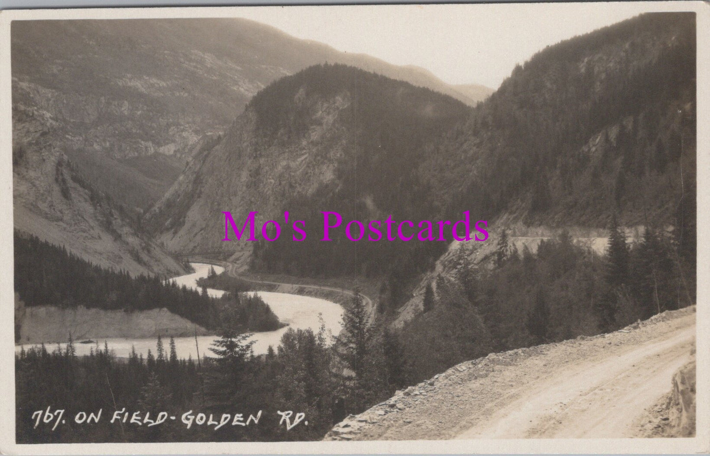 Canada Postcard - On Field - Golden Road, Alberta HM433