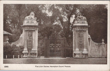 Load image into Gallery viewer, Middlesex Postcard - Hampton Court Palace, The Lion Gates SW17009