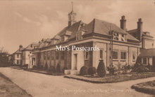 Load image into Gallery viewer, London Postcard? - Farringtons, Chislehurst, Ferens Hall SW19282