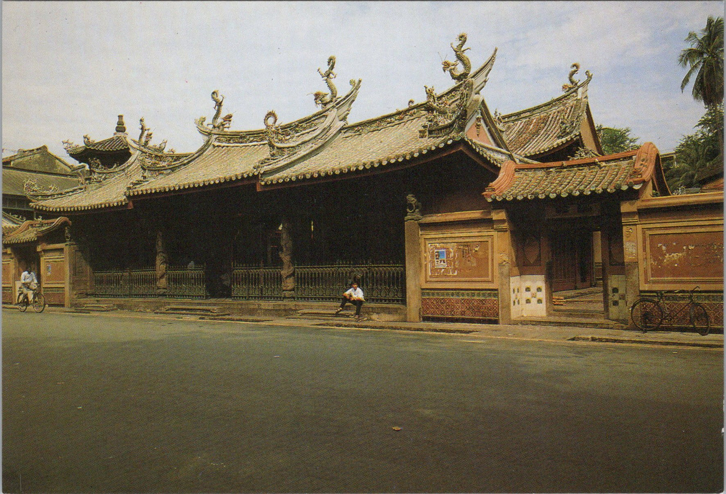 Singapore Postcard - Singapore's Oldest Chinese Temple SW17144