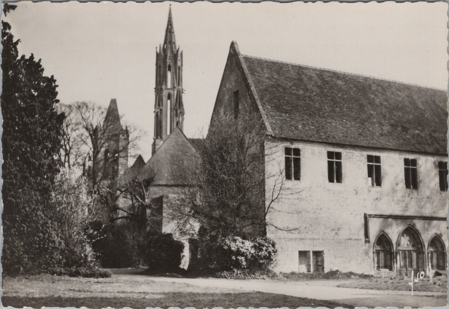 France Postcard - Senlis, Oise, Prieure Saint Maurice SW17060