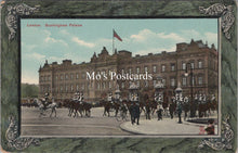 Load image into Gallery viewer, London Postcard - Buckingham Palace SX24