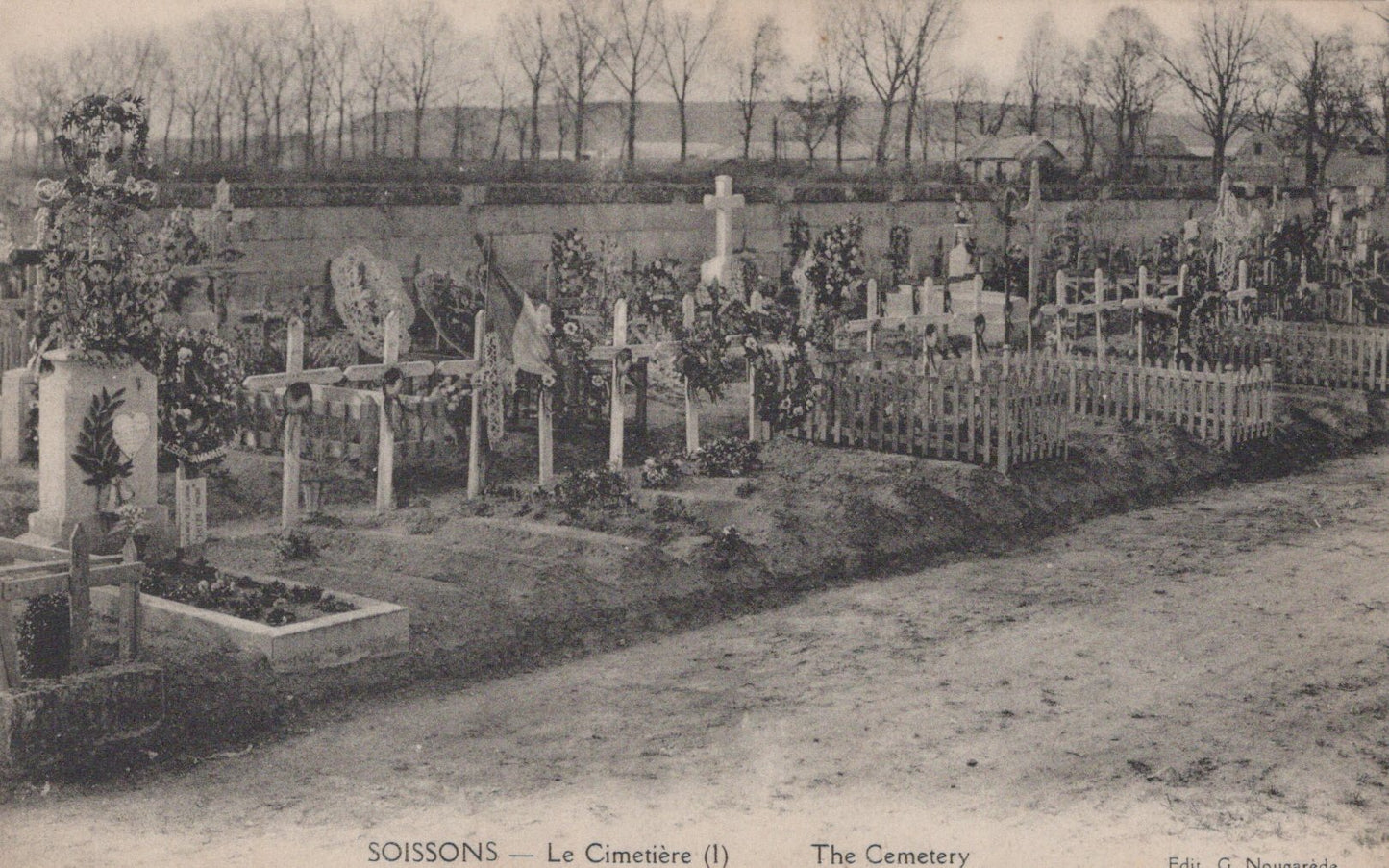 France Postcard - Soissons, Le Cimetiere, The Cemetery SW20626