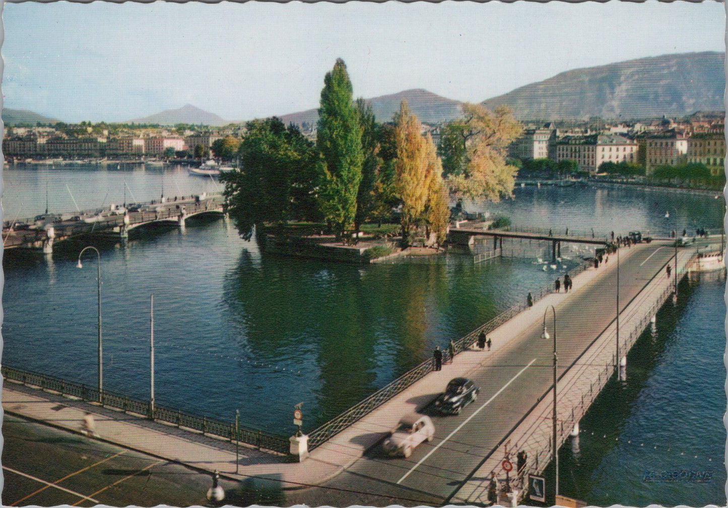 Switzerland Postcard - Geneva, L'lle J-J Rousseau Et Le Pont Des Bergues SW17331