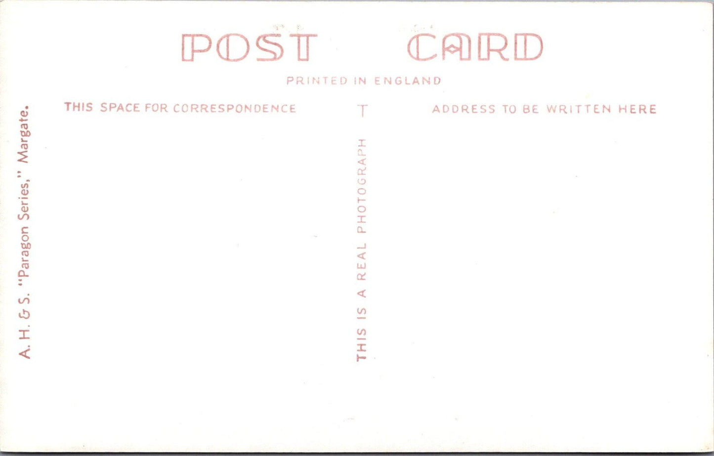 Kent Postcard: Birchington Minnis Bay Sea Front Promenade 1950s RPPC XT2960