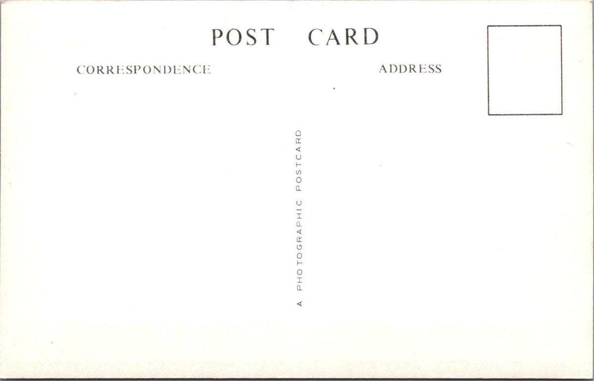Art Postcard: Author Charles Dickens Mr Pickwick Addresses the Club XT5159
