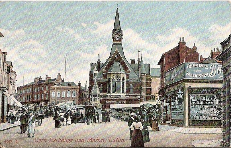 Bedfordshire Postcard - Corn Exchange and Market, Luton A5325