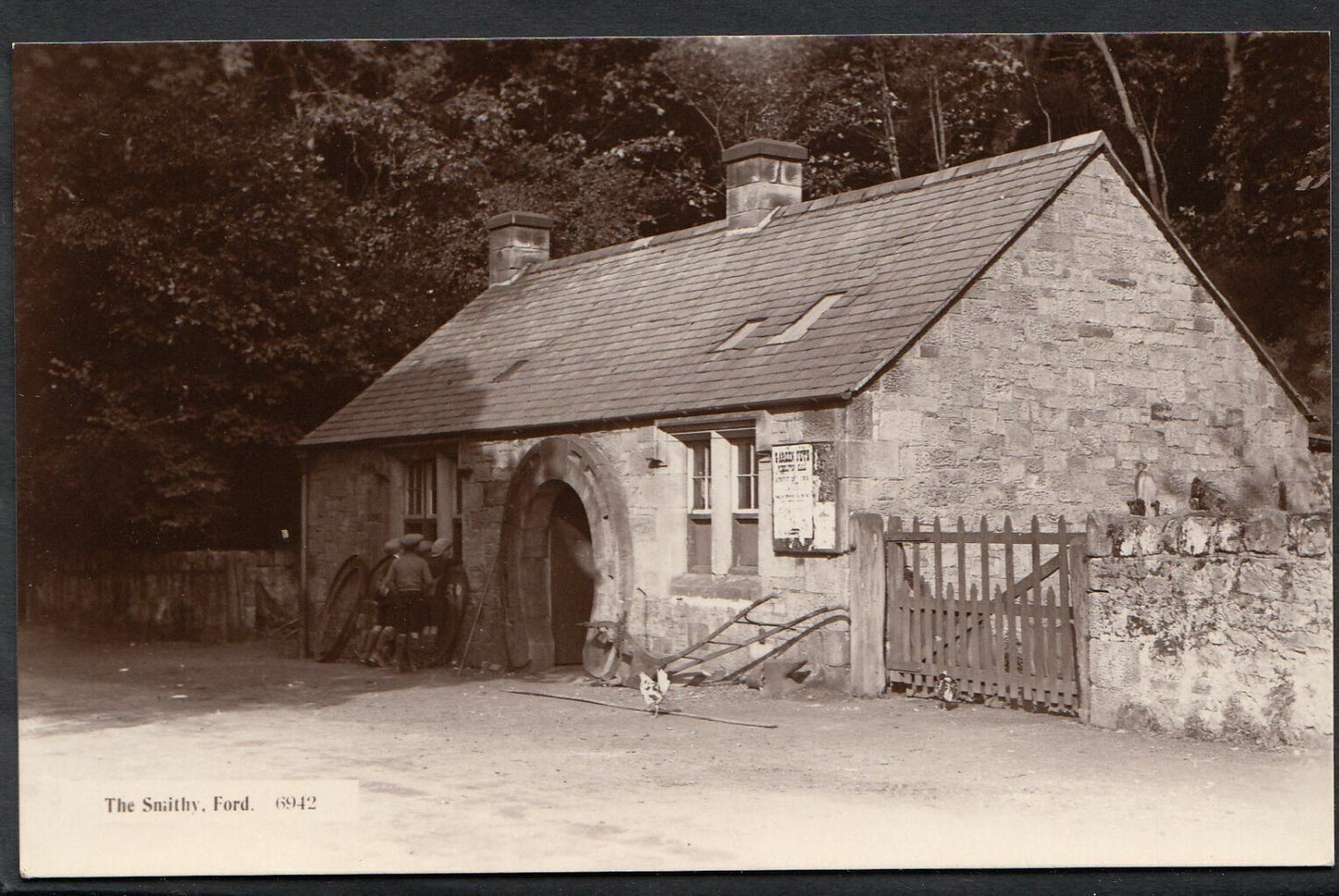 Northumberland Postcard - The Smithy, Ford V1883