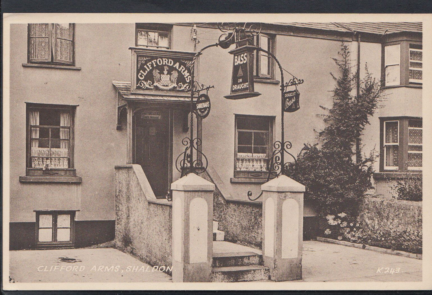 Devon Postcard - Clifford Arms, Shaldon BH6081