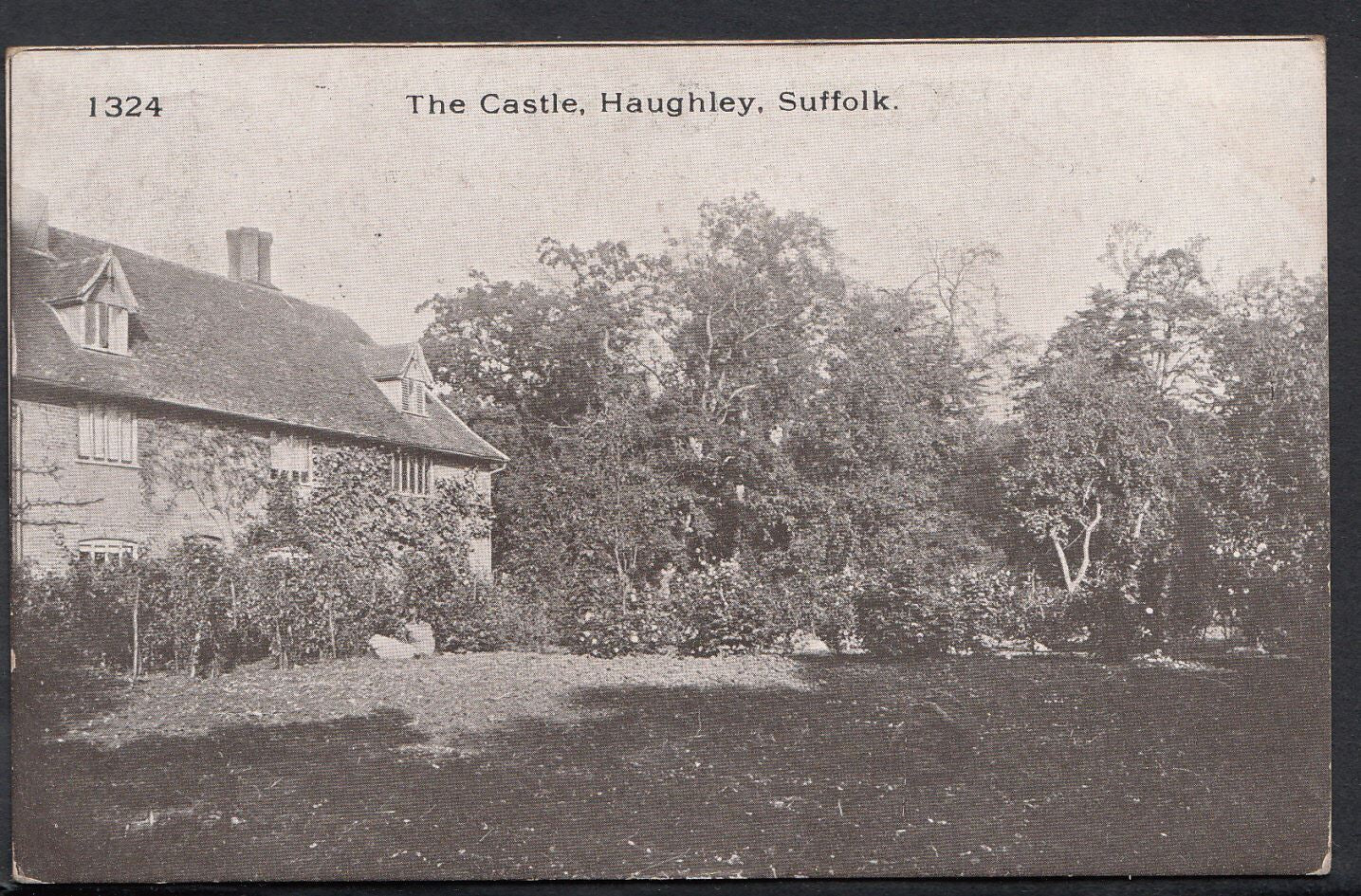 Suffolk Postcard - The Castle, Haughley RT2264