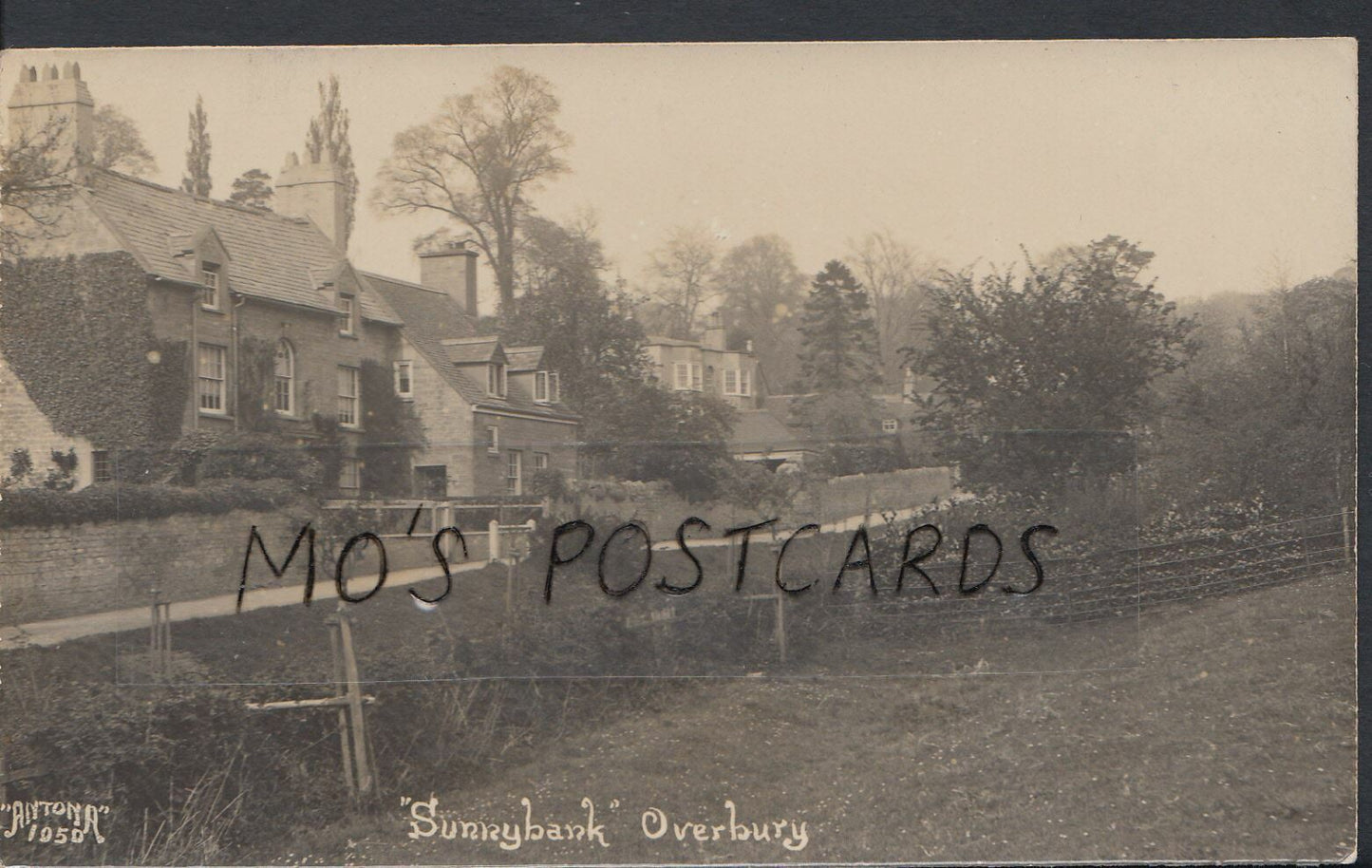 Worcestershire Postcard - "Sunnybank", Overbury A2705