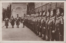 Load image into Gallery viewer, Switzerland Postcard - Schweizergarde, Garde Suisse SW10866