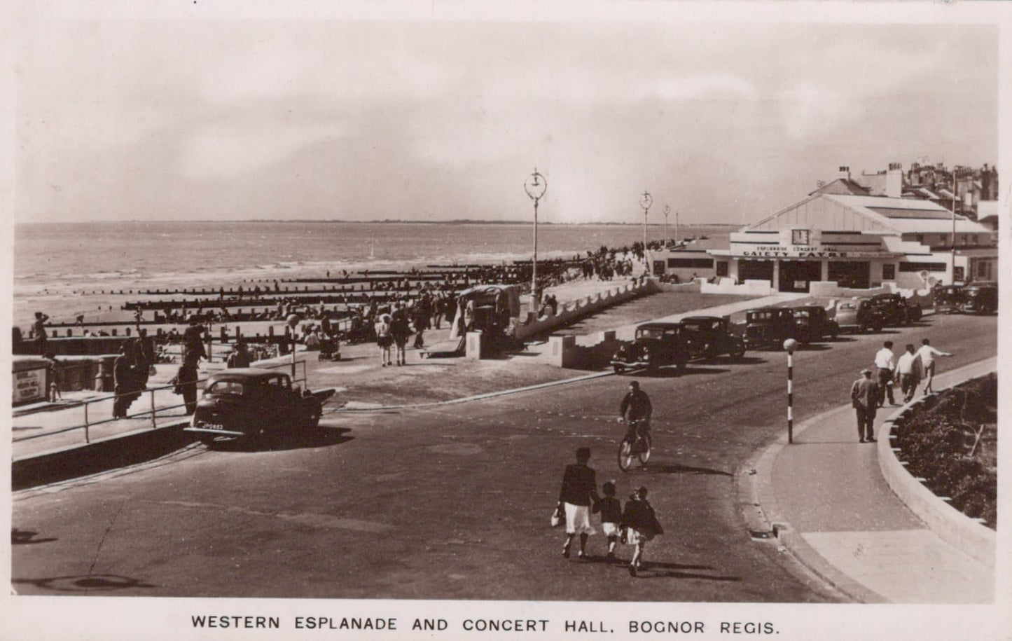 Sussex Postcard - Western Esplanade and Concert Hall, Bognor Regis, 1949 - Mo’s Postcards