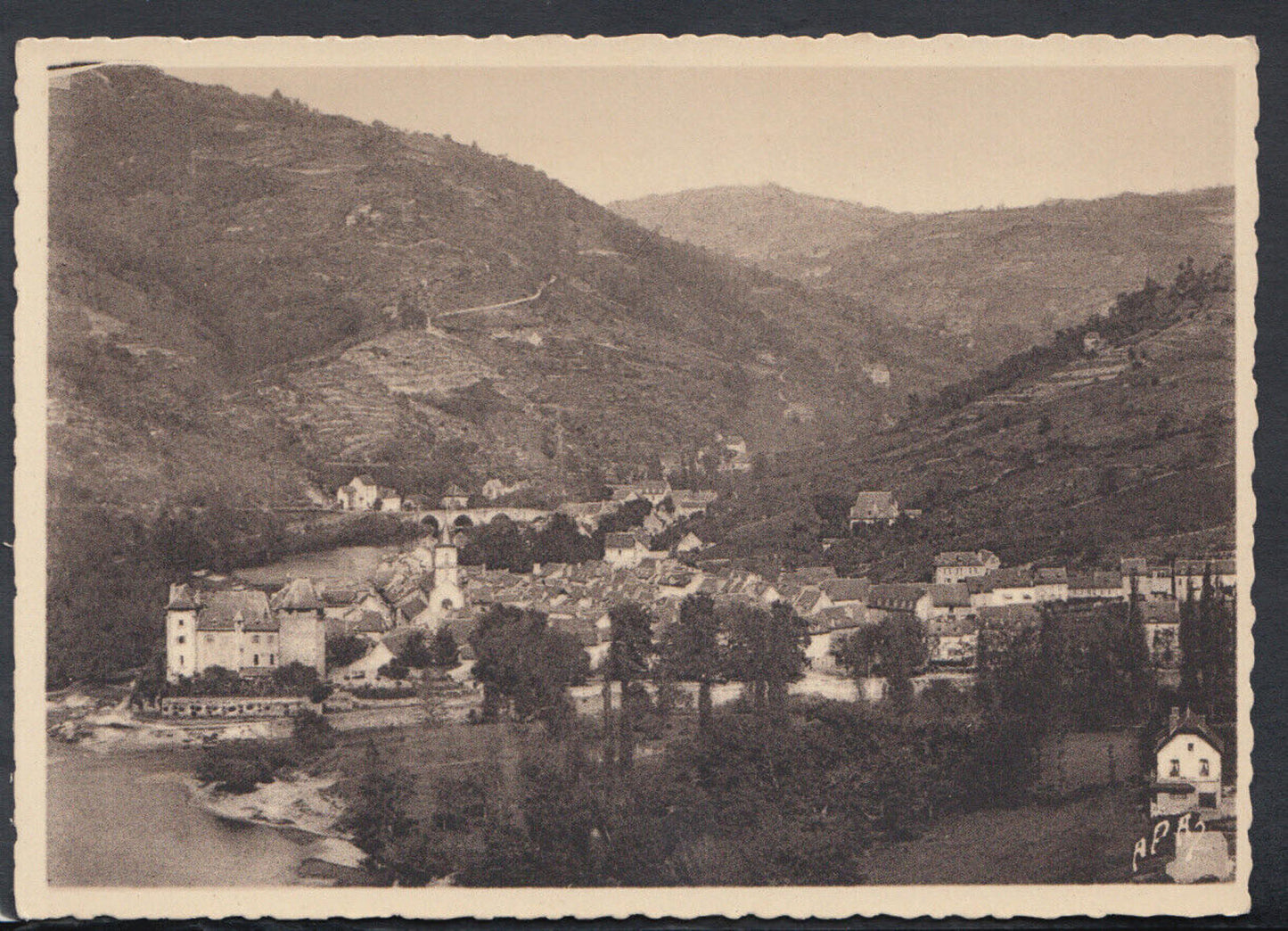 France Postcard - Entraygues-Sur-Truyere - Vue Generale   RR5785