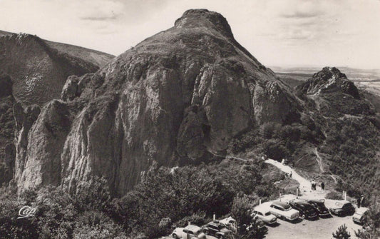 France Postcard-Roches Tuilière et Sanadoire, Massif Central Mountain Range XT39