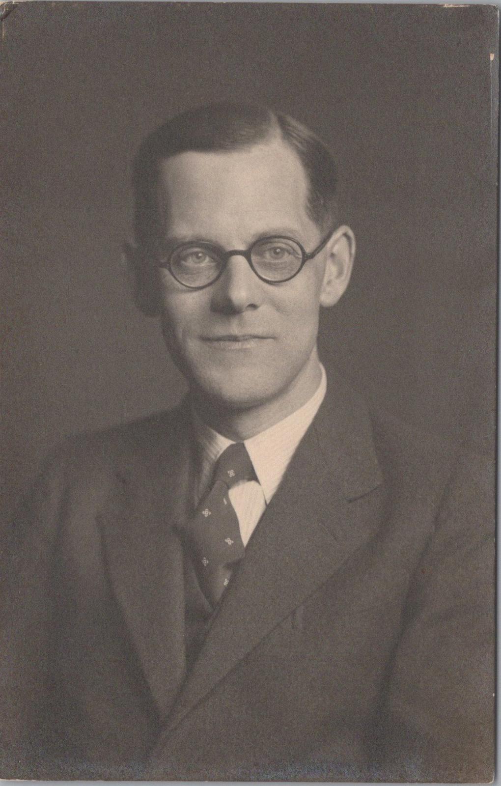 Religion Postcard-Norman Goodall, 1930's Congretional Minister, New Barnet XT154