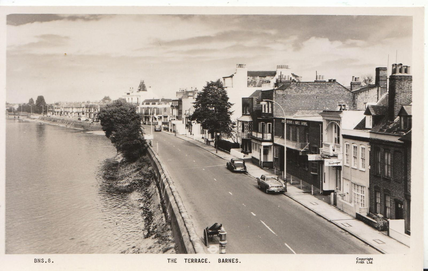 London Postcard - The Terrace, Barnes  BE822