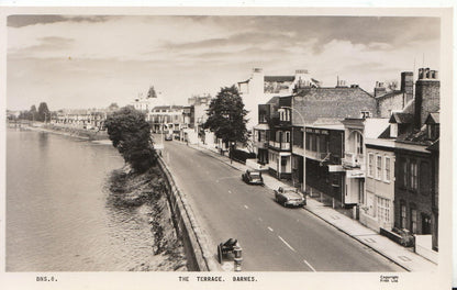 London Postcard - The Terrace, Barnes  BE822