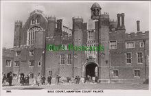 Load image into Gallery viewer, London Postcard - Hampton Court Palace, Base Court   RT2
