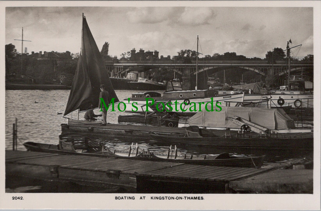 London Postcard - Boating at Kingston-On-Thames   RT2439