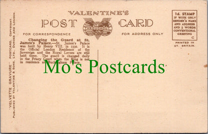 London Postcard - Changing Guards, St James's Palace  SW12063