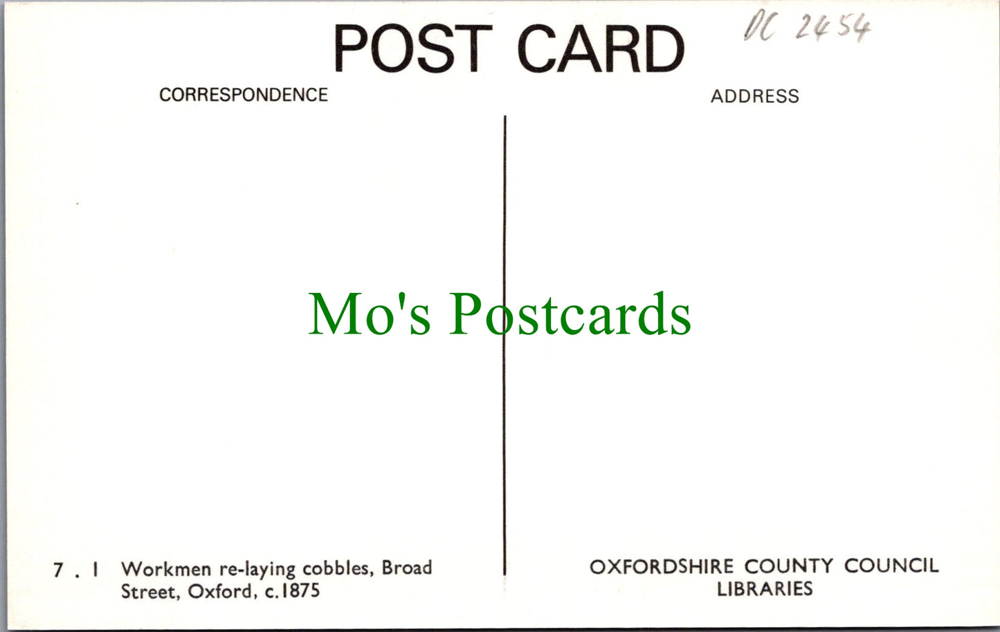 Oxfordshire Postcard - Oxford, Workmen Re-Laying Cobbles, Broad Street DC2454