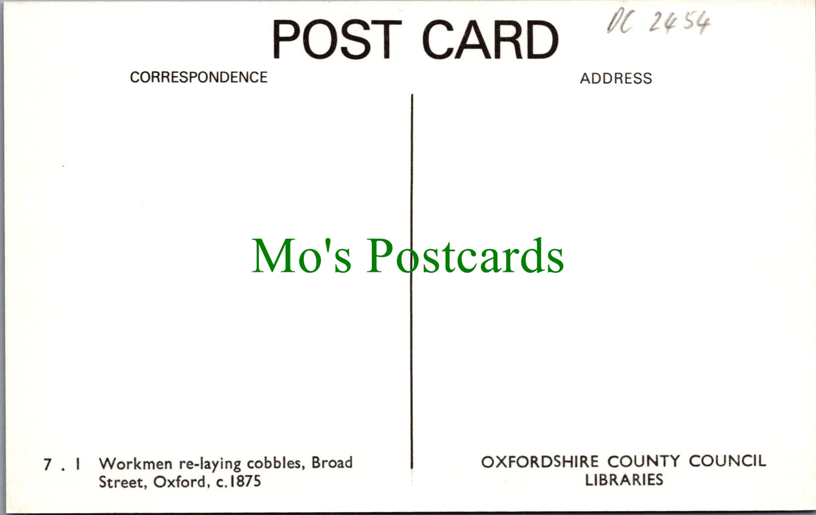 Oxfordshire Postcard - Oxford, Workmen Re-Laying Cobbles, Broad Street DC2454