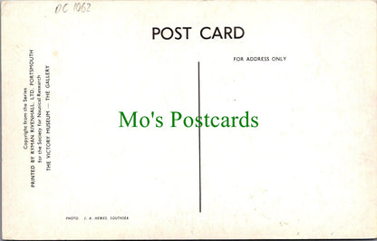 Hampshire Postcard - Figureheads, The Victory Museum, Portsmouth  DC1062