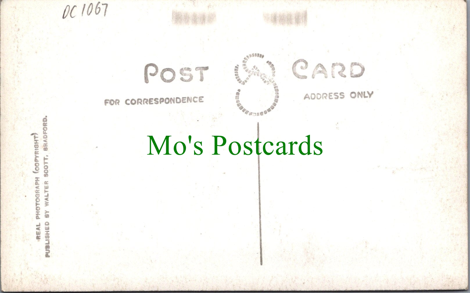 Hampshire Postcard - Winchester Cathedral, Roman Well DC1067