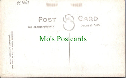 Hampshire Postcard - Winchester Cathedral, Roman Well DC1067