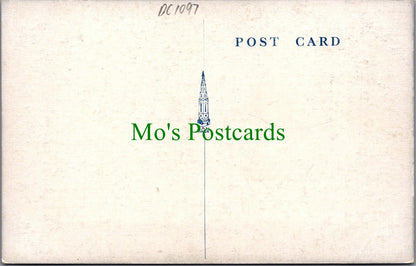 Warwickshire Postcard - Stratford Upon Avon Church, The Chancel DC1097