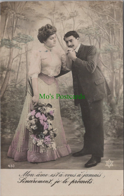 France Postcard - French Romantic Couple DC998