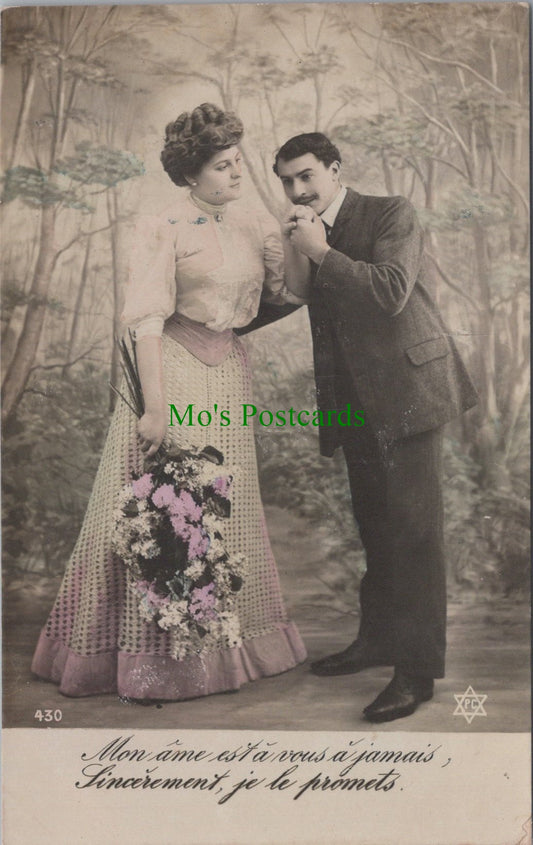 France Postcard - French Romantic Couple DC998