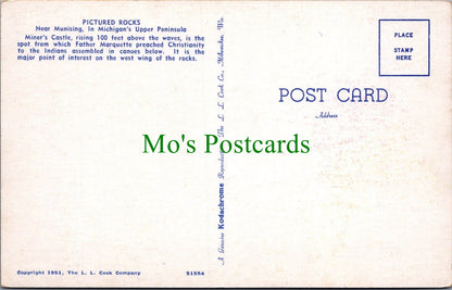 America Postcard - Pictured Rocks Near Munising, Michigan SW10982
