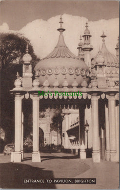 Sussex Postcard - Entrance To Pavilion, Brighton  DC857