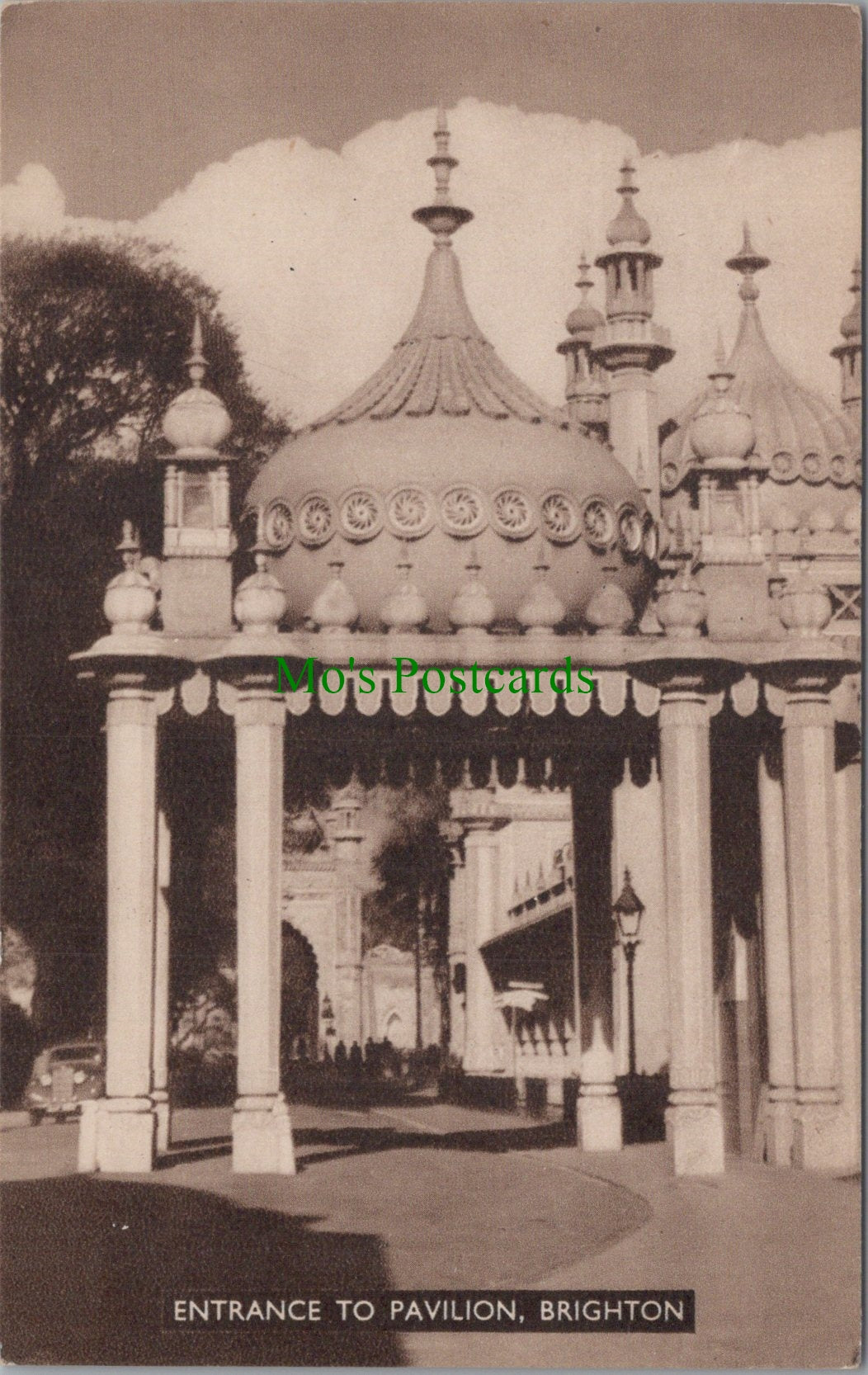 Sussex Postcard - Entrance To Pavilion, Brighton  DC857