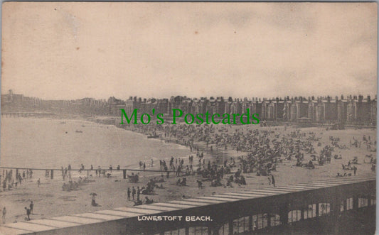 Suffolk Postcard - Lowestoft Beach   DC846