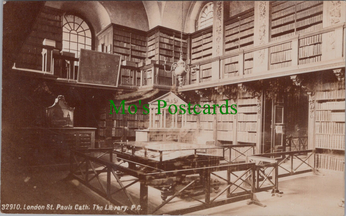 London Postcard - St Paul's Cathedral, The Library  SW11283