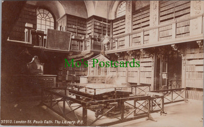 London Postcard - St Paul's Cathedral, The Library  SW11283