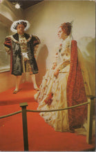 Load image into Gallery viewer, Waxworks Postcard - King Henry VIII and Queen Elizabreth I, Louis Tussaud SW16085
