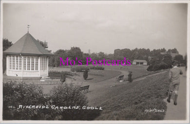Yorkshire Postcard - Riverside Gardens, Goole  HM608