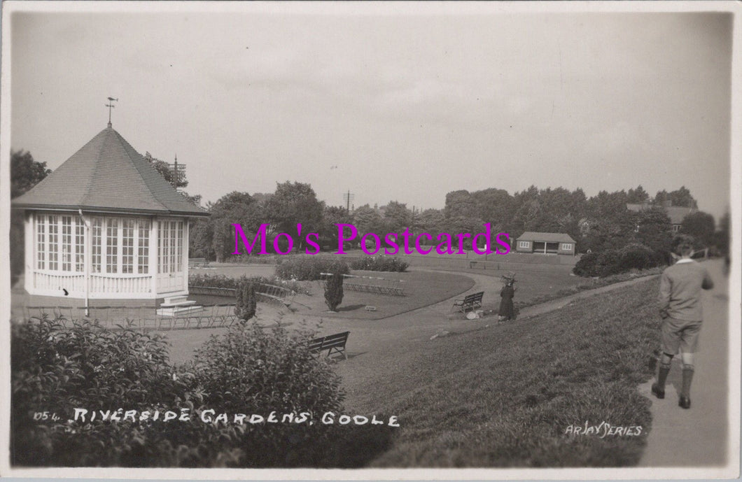 Yorkshire Postcard - Riverside Gardens, Goole  HM608