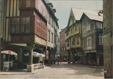 France Postcard - Dinan, Les Maisons a Porche De La Place De L'Apport SW16320