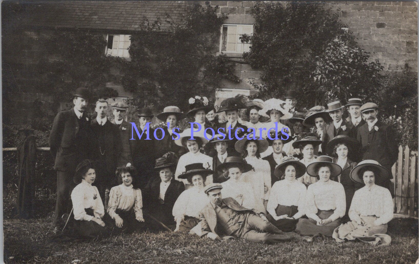 Social History Postcard - Group of Men and Women   DZ63