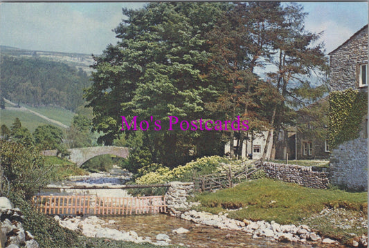 Yorkshire Postcard - Arncliffe, "Queen of Dales Villages"  SW16414