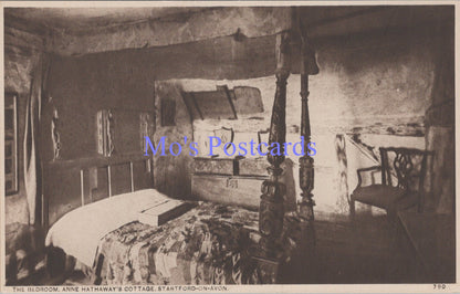 Warwickshire Postcard - Stratford-On-Avon. Anne Hathaway's Cottage  DC1701