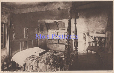 Warwickshire Postcard - Stratford-On-Avon. Anne Hathaway's Cottage  DC1701