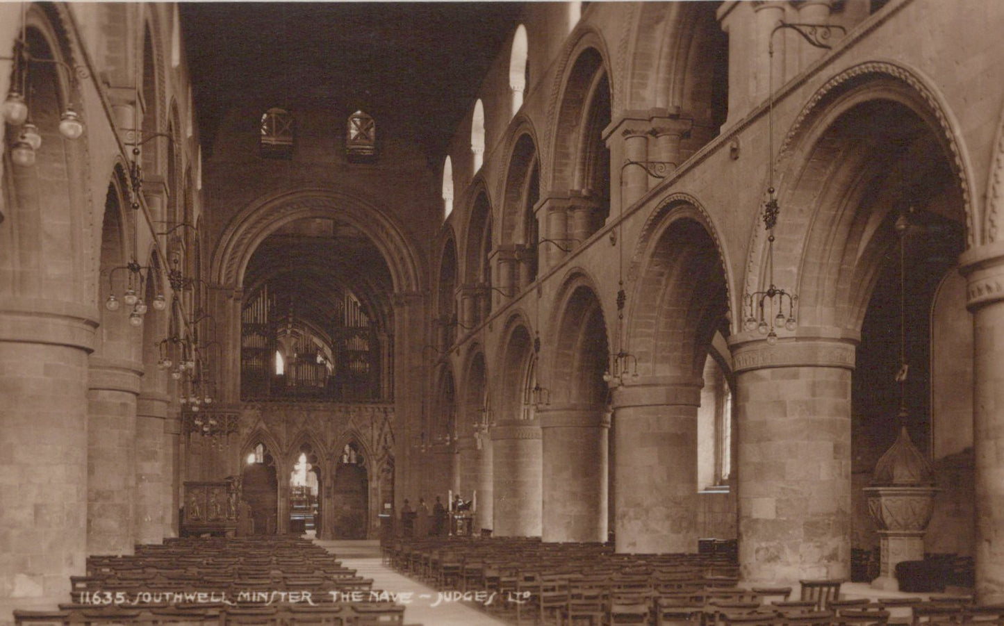 Nottinghamshire Postcard - The Nave, Southwell Minster  SW19786